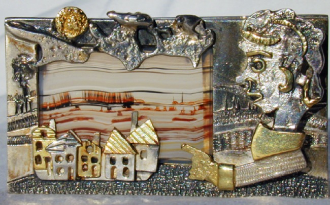 97-01 : 'huizen aan de duinrand' 
heimwee uit zilver, goud en landschapsagaat